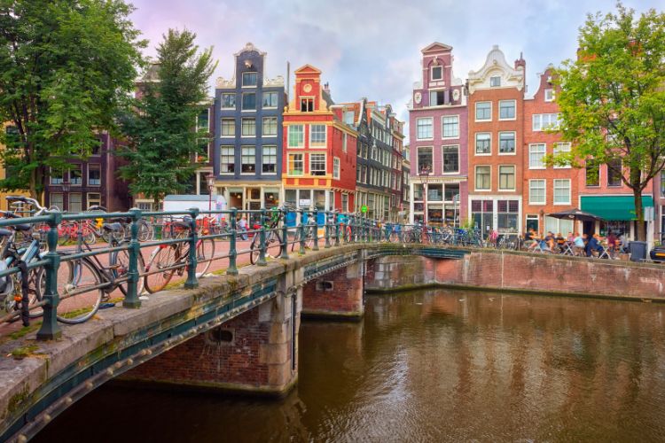מלונות באמסטרדם – 5 בתי מלון באמסטרדם הטובים ביותר לשנת 2023