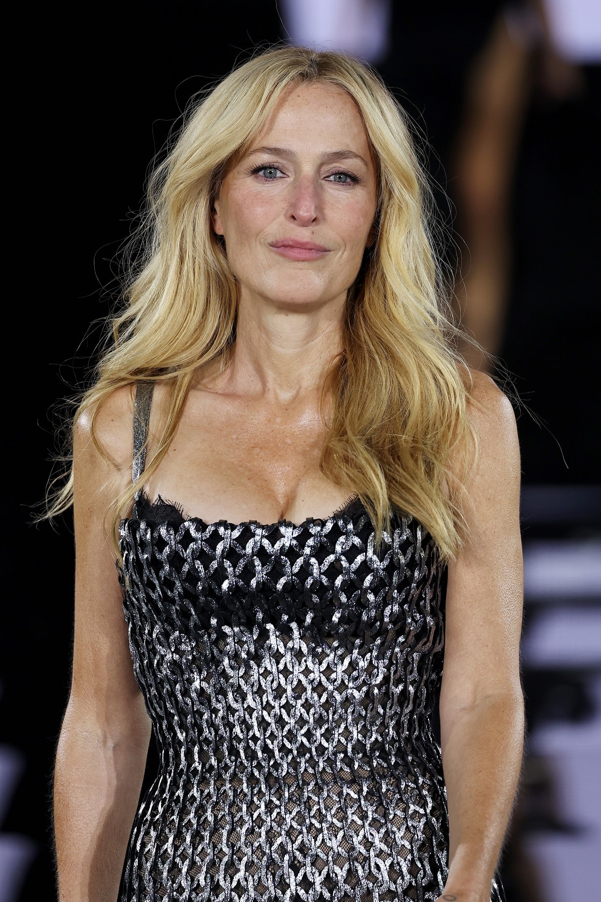  PARIS, FRANCE - SEPTEMBER 29: Gillian Anderson walks the runway during L'Oréal Paris Le Défilé. Liberté, Egalité, Sororité "You're Worth It" at Hotel de Ville on September 29, 2025 in Paris, France. (Photo by Pietro S. D'Aprano/Getty Images for L'Oréal Paris)